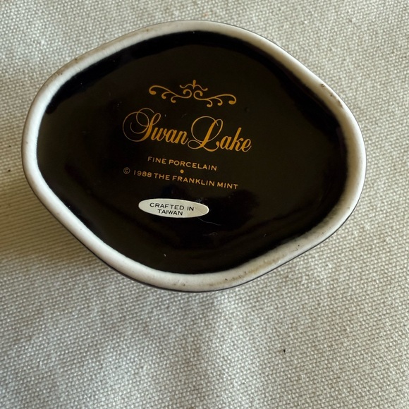 Franklin Mint Black and Gold Decorative Box Set - Picture 2 of 8